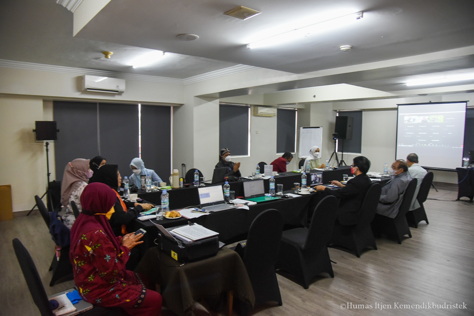 FGD di hotel Arya Duta 8
